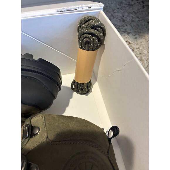 Canada Goose Journey Hiking Snow Boots Olive Men display picture 1